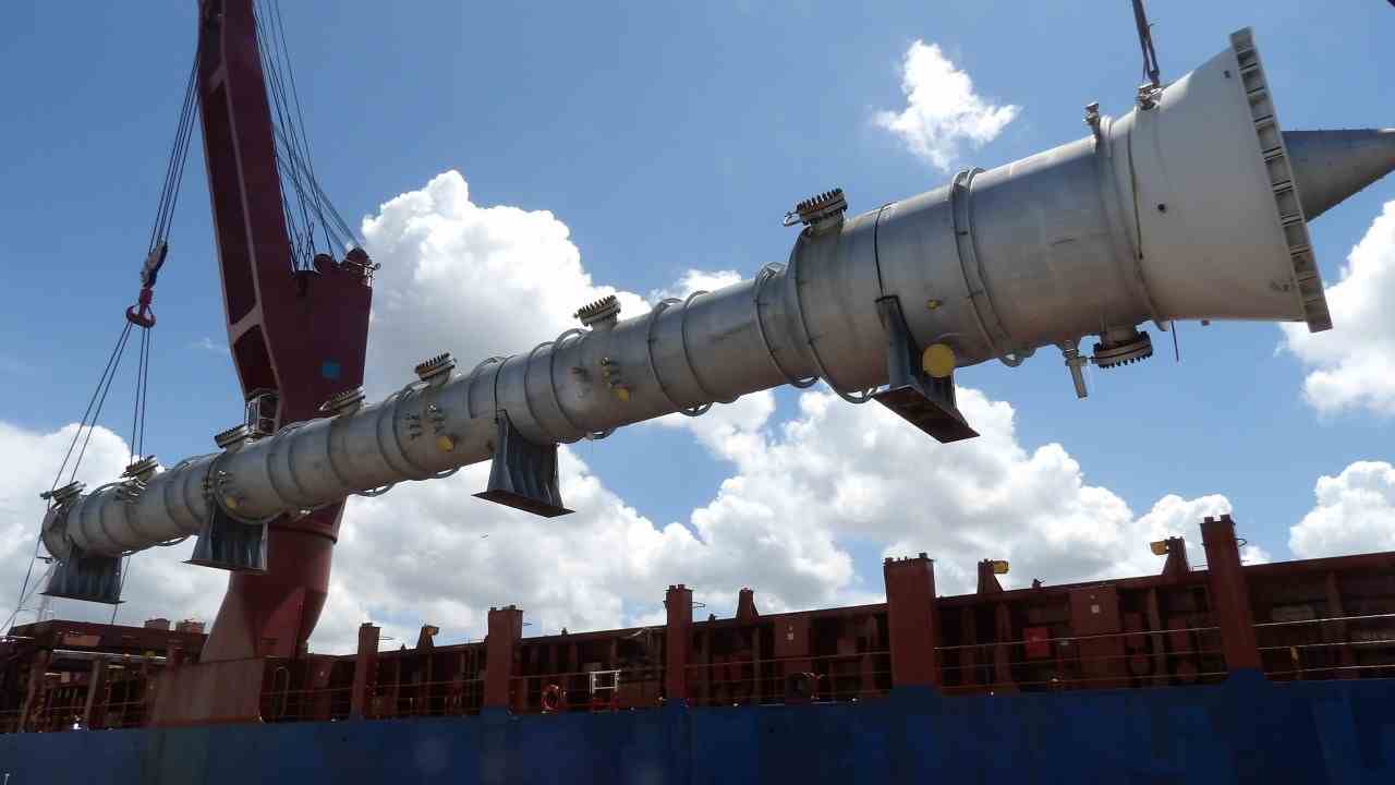Turnkey Redeployment of a 2,300 BPD Recycled Oil Refinery From Florida to Indonesia — End-to-End Execution by Phoenix Equipment